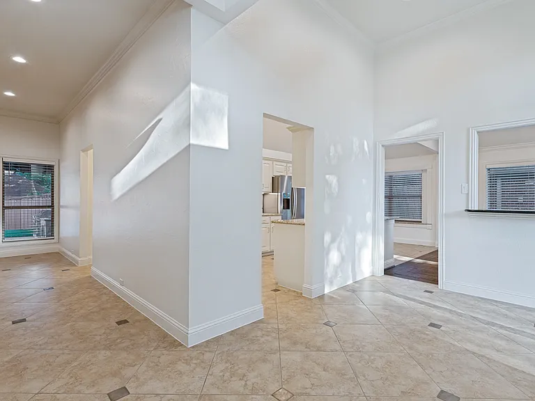 6900 Laramie Dr — Photo 5