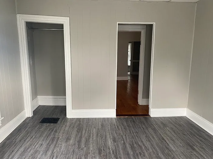 306 Flower Ave E — Photo 19
