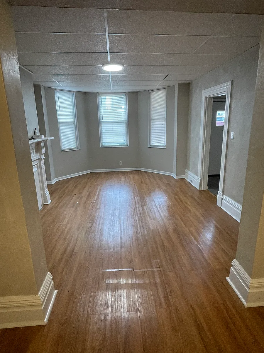 Living Room - 219 Smith Way
