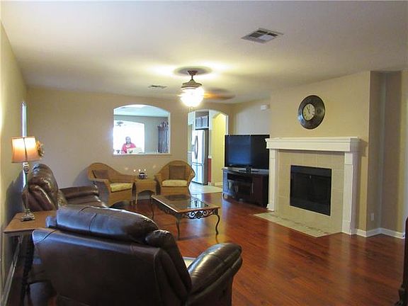 5th image of 620 Rebecca Ln
