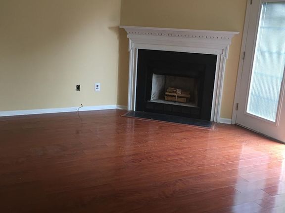 LivingRoom_Fireplace