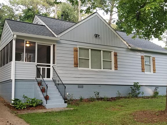 Front Exterior, Spring
