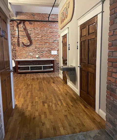 208 Huron Ave — Photo 11