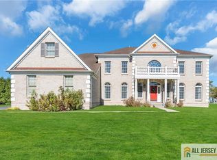 76 Stream Bank Dr, Freehold, NJ 07728
