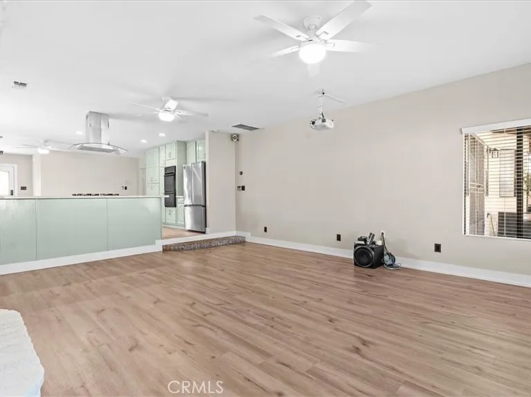 943 N Orange Ave — Photo 10