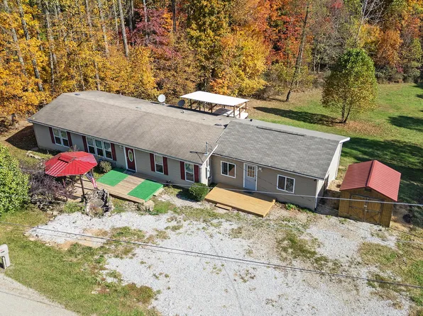 9176 Baker Rd NE, Saint Louisville, OH 43071