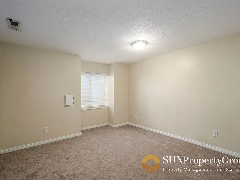 1316 W Kodiak Way — Photo 13