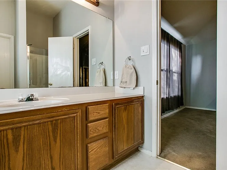 2867 Park Place Dr — Photo 4