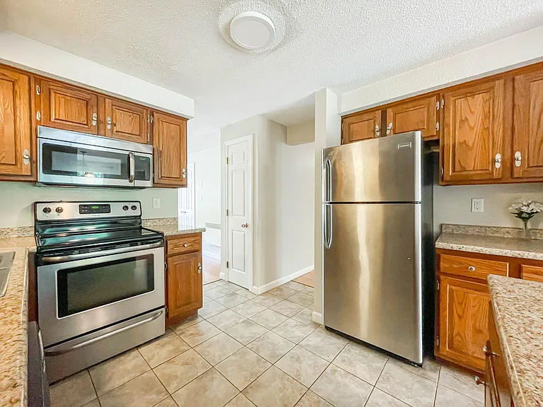5 Dresden Ct — Photo 30