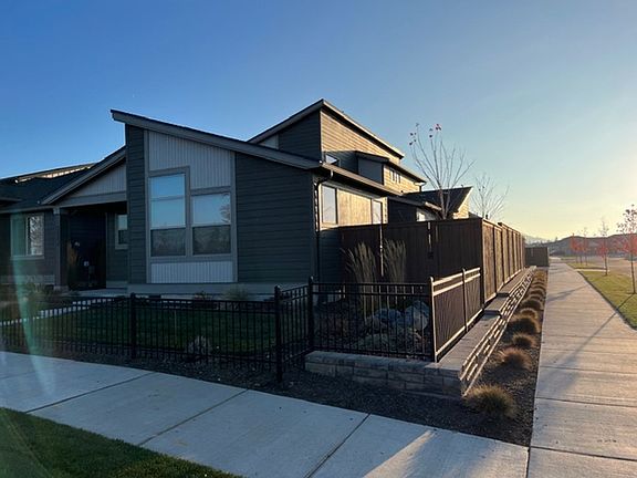 5th image of 3203 NE Boulder Creek Dr