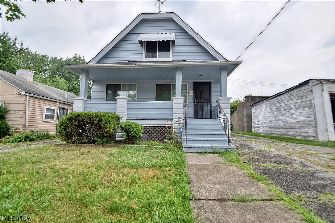 11109 Dove Ave photo 1