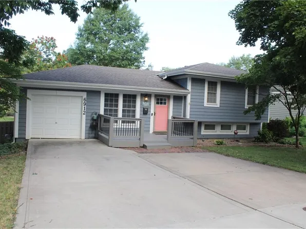 6912 Benson St, Merriam, KS 66204