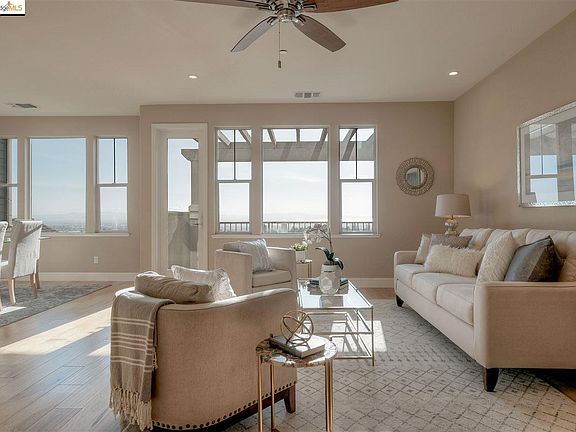 3rd image of 6513 Bayview Dr