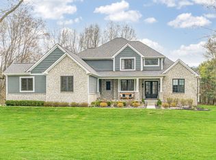 1825 Wildflower Ln, Milford, MI 48380