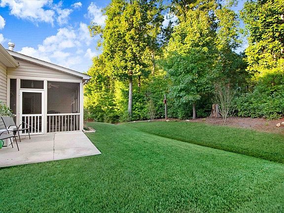 5th image of 331 Sugarberry Ln