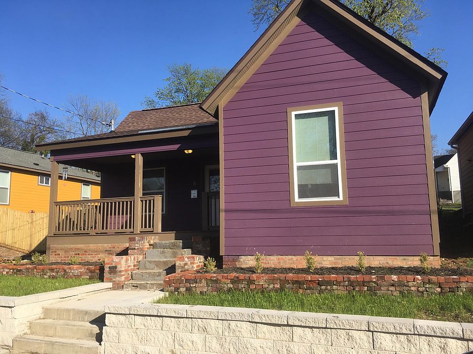 1st image of 216 Douglas Ave