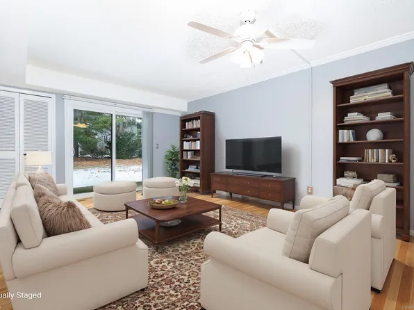 607 Twin Circle Drive #607, South Windsor, CT 06074