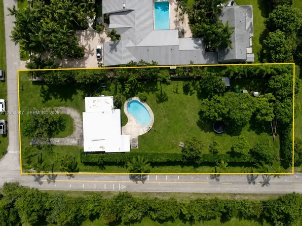 7550 SW 75th St, Miami, FL 33143