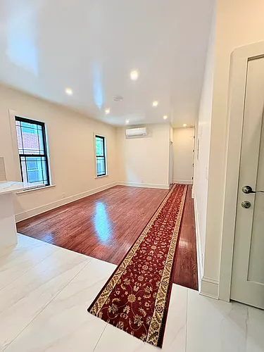143 E 39th St #1 Photo 1