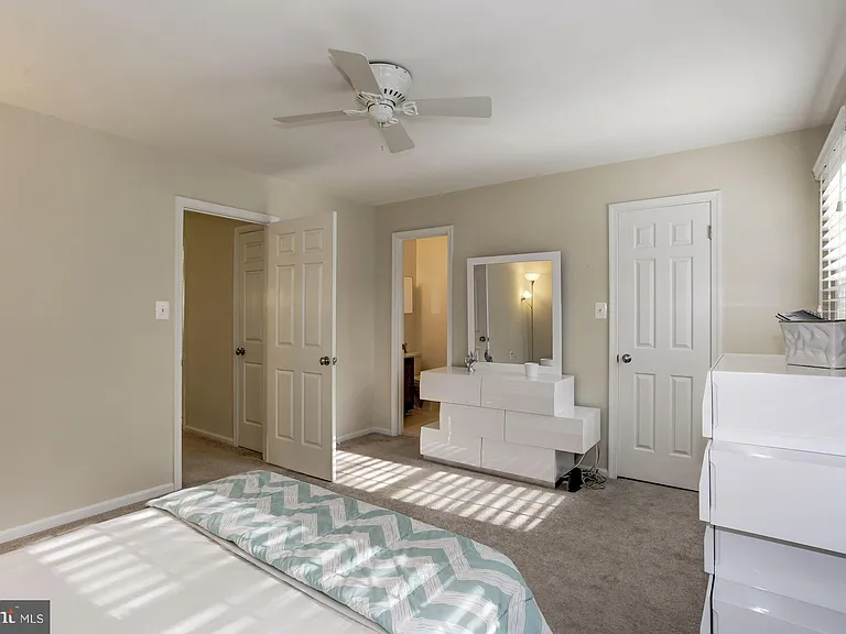 6069 Crown Royal Cir — Photo 15