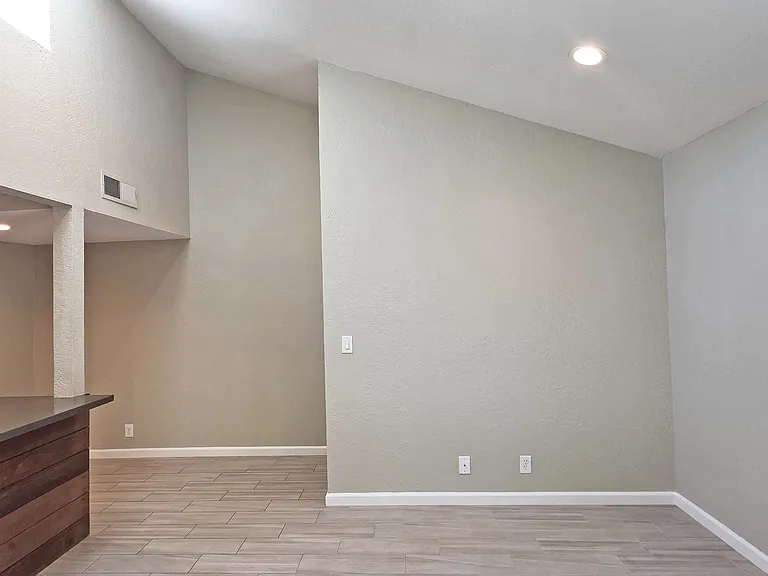 2222 I St #15 — Photo 11