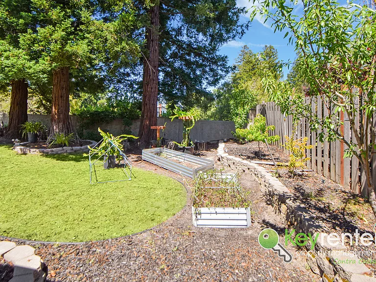 116 Corral Cir — Photo 33