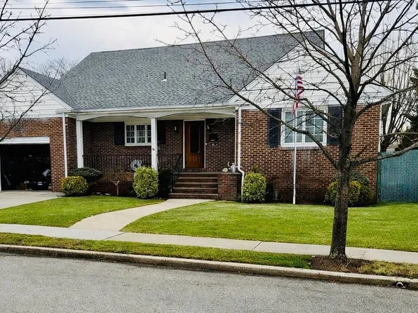 6 Walter Place image 1 of 15