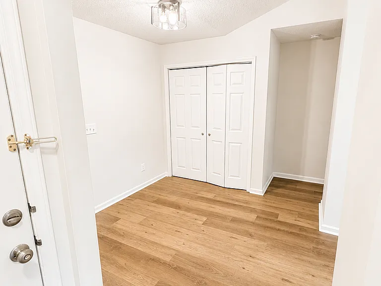225 Harvester Dr — Photo 12