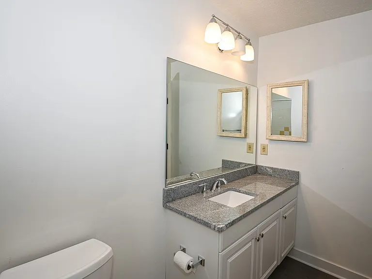 The Ridgeview Apartment — Photo 31