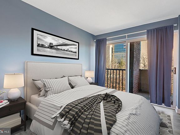 3rd image of 1300 Army Navy Dr APT 612
