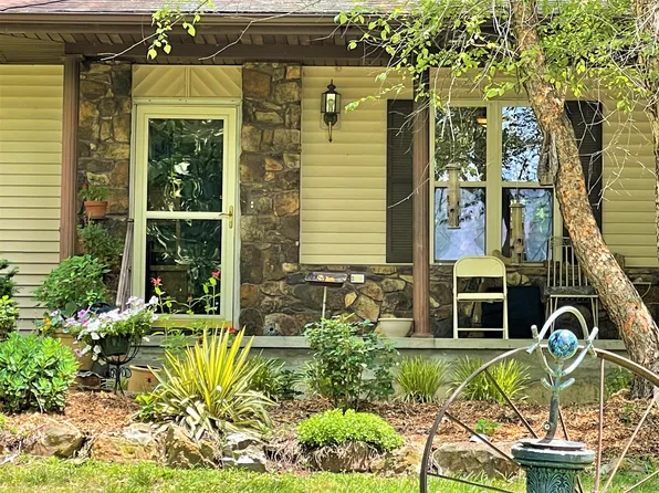 5446 S Roundup Road, Pleasant Hope, MO 65725