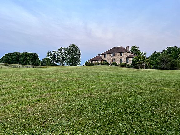 4th image of 104 Saratoga Dr