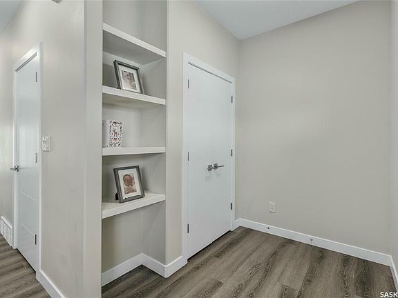 3rd image of 5075 Crane Cres