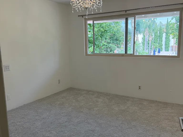 446 Vista Roma — Photo 38