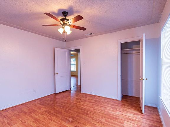 5th image of 4704 Penrose Ave