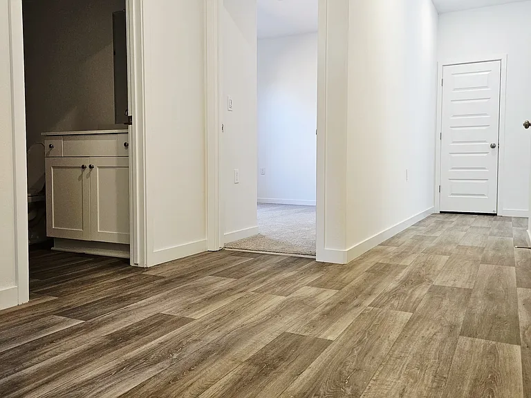 8105 Wandesford Dr — Photo 24