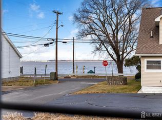 104 Roosevelt Ave, Laurence Harbor, NJ 08879