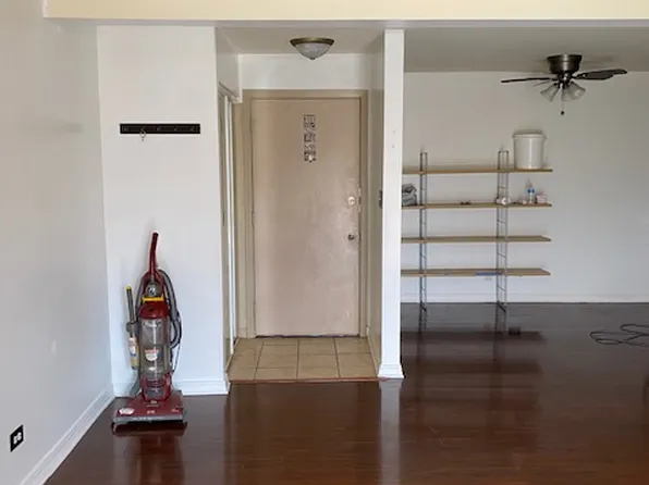 1175 Valley Ln APT 303, Hoffman Estates, IL 60169