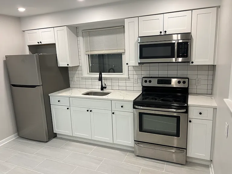 110 Railroad Ave #10 — Photo 3