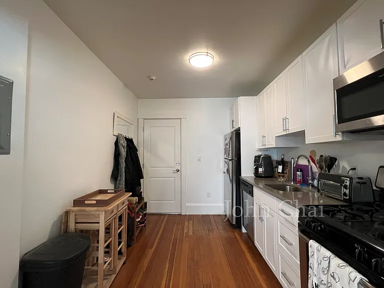 83 Harvard St #4 — Photo 13
