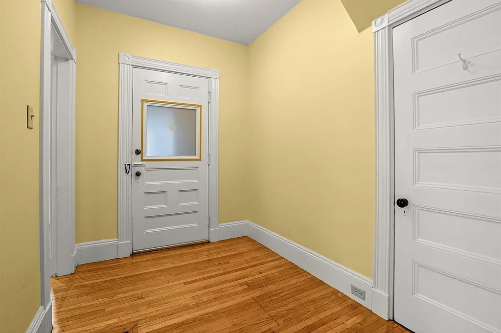 2 bed, 1.0 bath, 1214 sqft, $2,875 — Photo 4