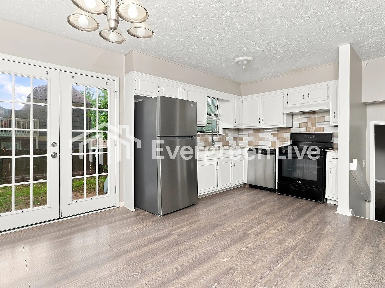 3 bed, 2.5 bath, 1400 sqft, $2,095 — Photo 4