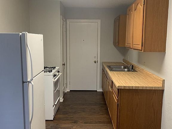 4th image of 2939 Gossett Dr APT A
