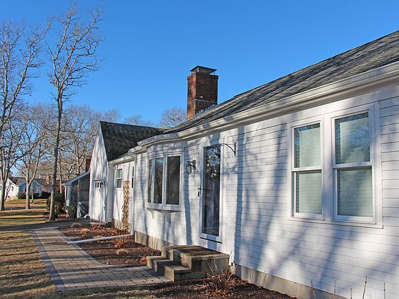 4th image of 20 Tanglewood Dr