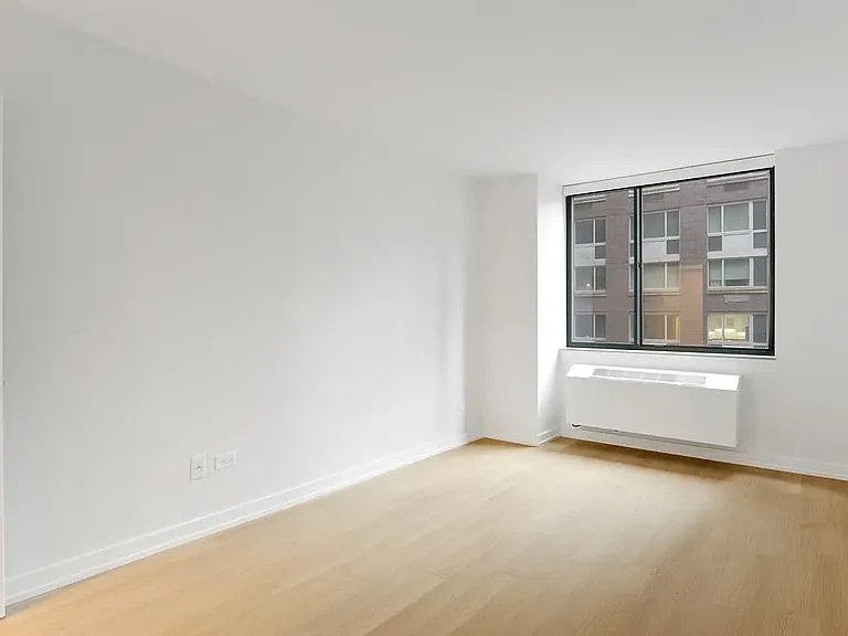 75 W End Ave #S7J — Photo 10