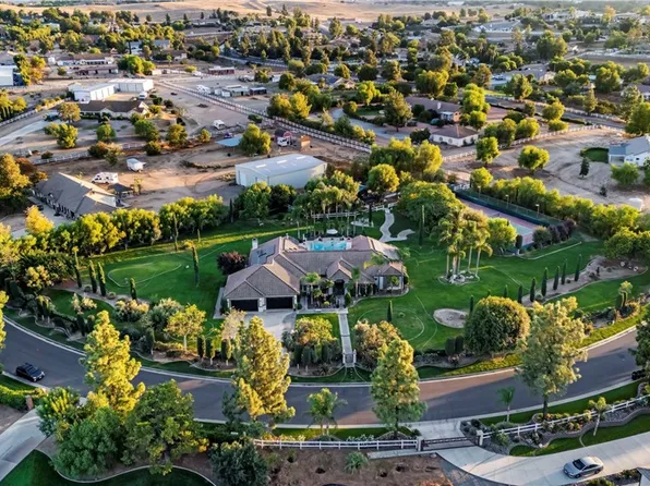 17325 High Country Cir, Perris, CA 92570