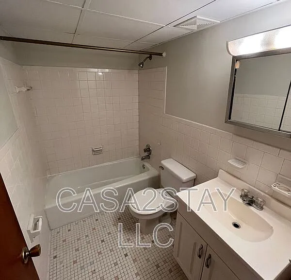 2219 Rockford Ln #4 — Photo 6