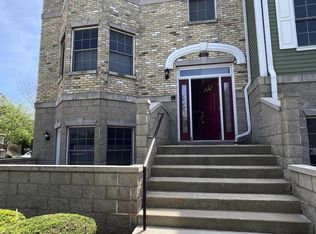 7918 Fredricksburg Ct UNIT 101, Bristol, WI 53104