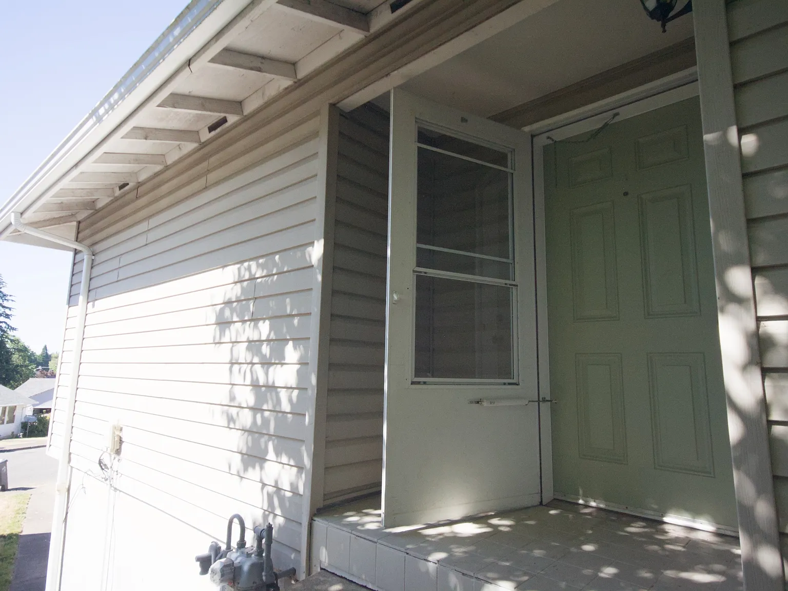 3 bed, 1620 sqft, $2,300 — Photo 2