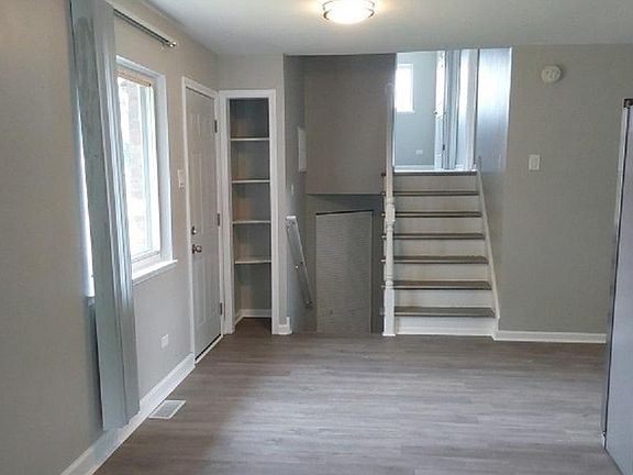 4th image of 4429 S Leclaire Ave